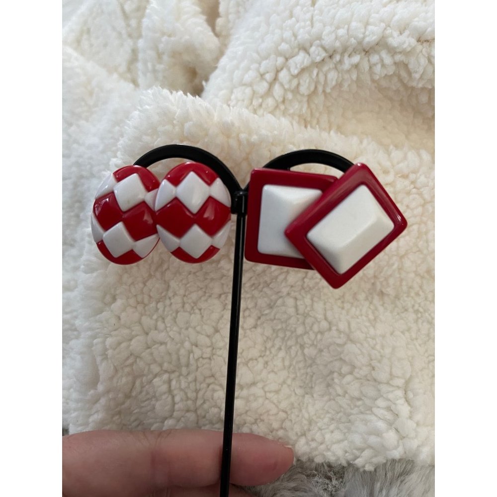 Vintage Red/White Design Pierced Earrings 2-Pairs - Picture 2 of 12